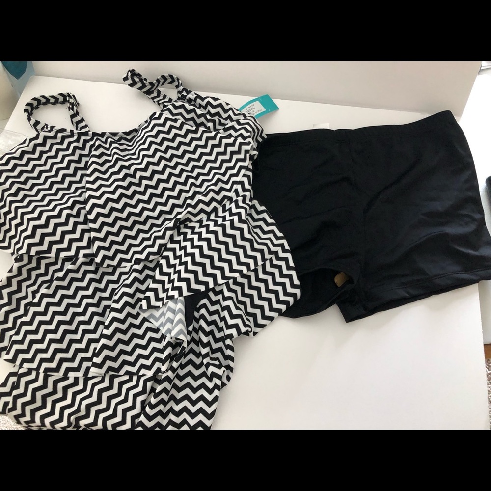 Women’s tankini set with shorts size 14. NWT